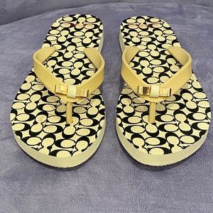 COACH CREAM COLOR FLIP FLOPS